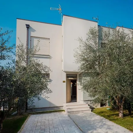 Vila Perla Gjiri Lalzit , Perla Durres