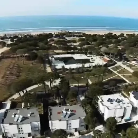 Vila Perla Gjiri Lalzit , Perla Villa