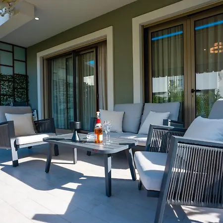 Vila Perla Gjiri Lalzit , Perla Villa