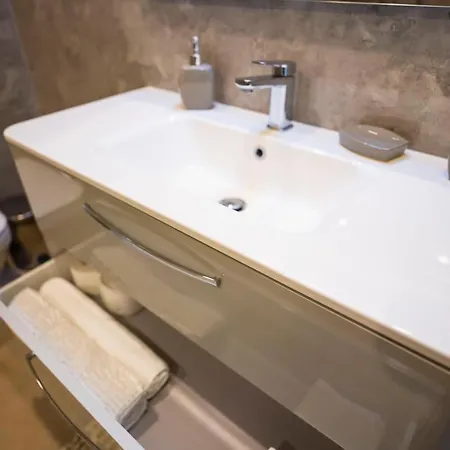 Villa Vila Perla Gjiri Lalzit , Perla *